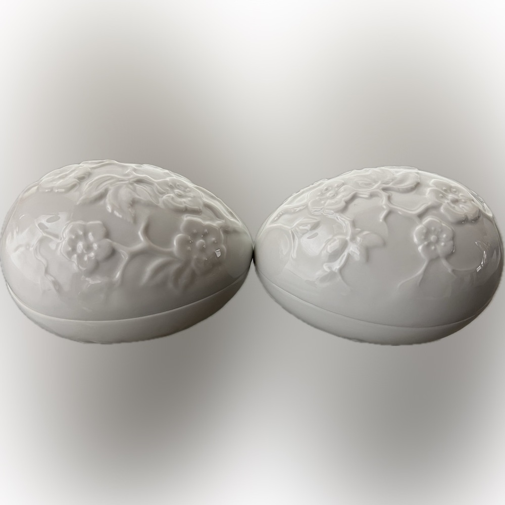 🌸🍒2 Cherry Blossom Motif Eggs | White | Floral Porcelain Chamart Limoges France - Picture 12 of 17
